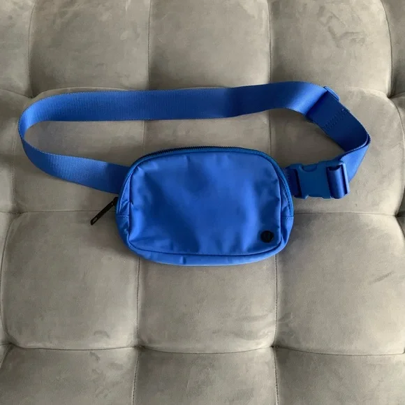 Lululemon Everywhere Belt Bag Wild Blue Bell Royal OG - Picture 1 of 12